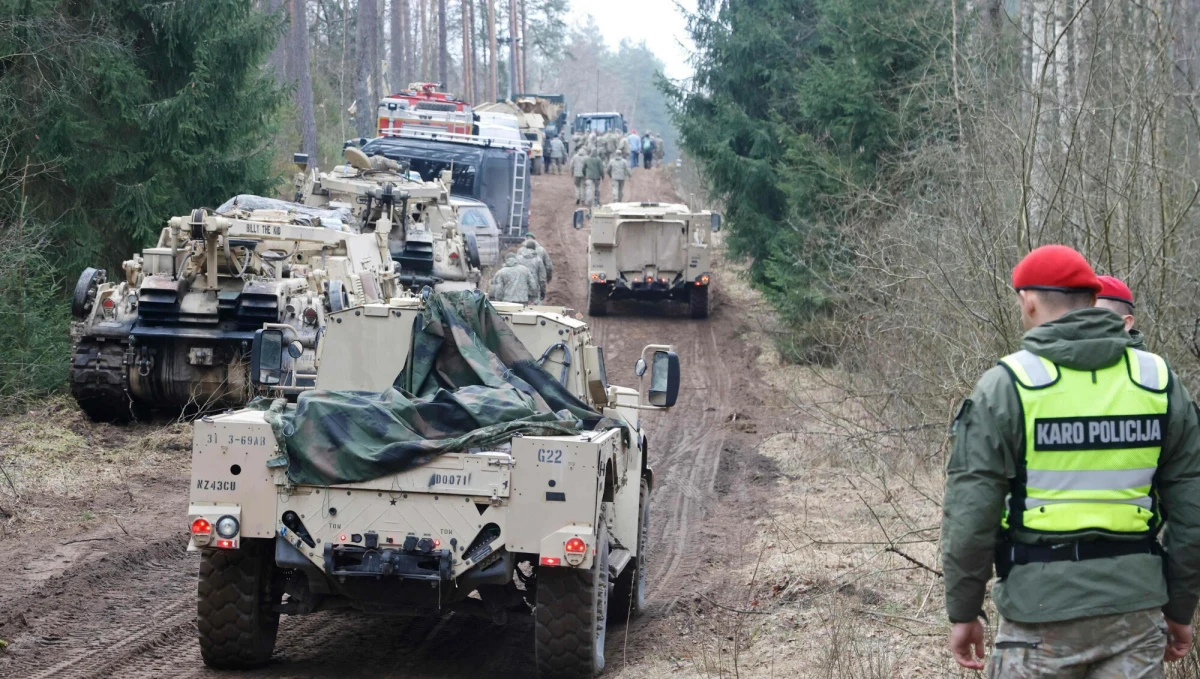Szef MON Władysław Kosiniak-Kamysz deklaruje pomoc Litwie. W nocy z wtorku na środę przy granicy z Białorusią zaginęło czterech amerykańskich żołnierzy, a poszukiwania wciąż trwają. Na miejscu są już polscy specjaliści, ale minister obrony zaznacza, że jeśli strona litewska o to poprosi, Warszawa przyśle kolejnych.