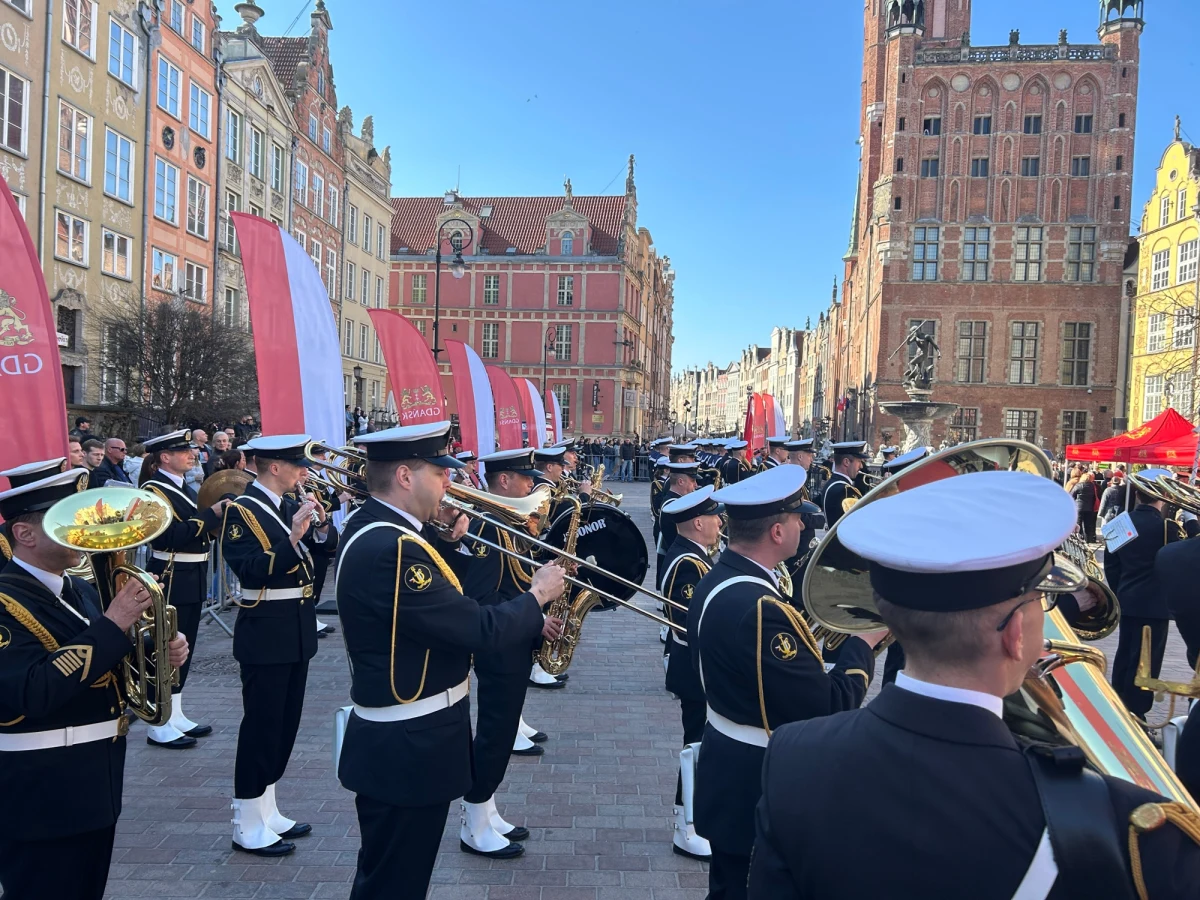 Na Długim Targu w Gdańsku odbyły się w piątek uroczystości upamiętniające 80. rocznicę powrotu miasta w granice Polski. Wszystkim powojennym mieszkańcom Gdańska zawdzięczamy podniesienie go z gruzów - mówiła podczas wydarzenia prezydent miasta Aleksandra Dulkiewicz.