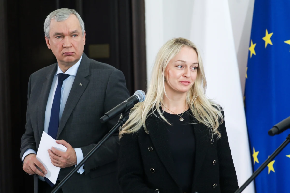 Tej informacji celowo nie ujawniono wcześniej. Mieszkająca w Warszawie przewodnicząca Rady Koordynacyjnej Białorusi Anżalika Mielnikawa zaginęła 25 marca - przekazało w piątek białoruskie Centrum Obrony Praw Człowieka "Wiasna" w komunikatorze Telegram. Zniknęły także dwie córki kobiety.