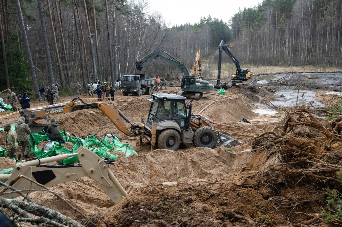 Los Amerykanów wciąż nieznany. Polacy pomagają
