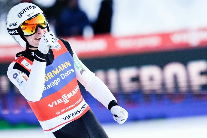 Prevc wciąż niepokonany. Rywale coraz dalej za plecami. Tomasiak goni TOP10