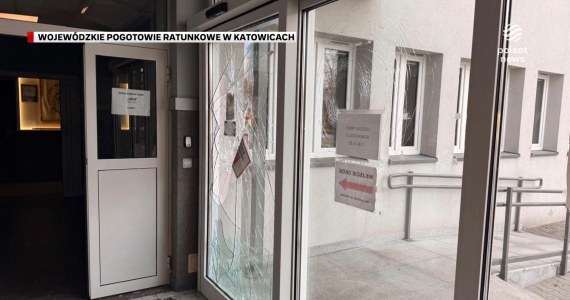 "Wydarzenia": Agresywny mężczyzna zdemolował drzwi wejściowe pogotowia ratunkowego