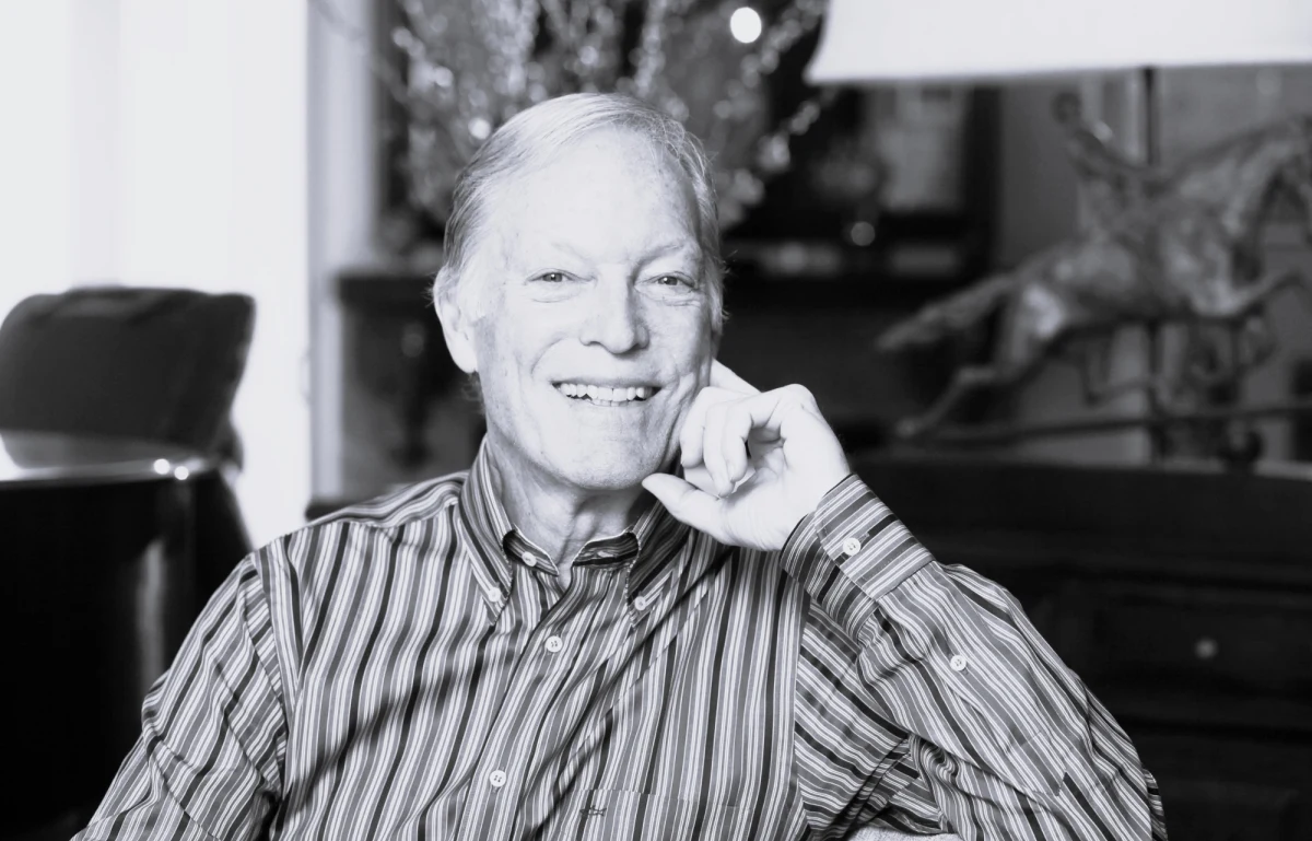 Richard Chamberlain zmarł w wieku 90 lat. Aktor zyskał sławę rolami w telewizyjnym dramacie medycznym "Doktor Kildare" oraz w serialach "Szogun" i "Ptaki ciernistych krzewów". Przyczyną zgonu Chamberlaina były powikłania po udarze.