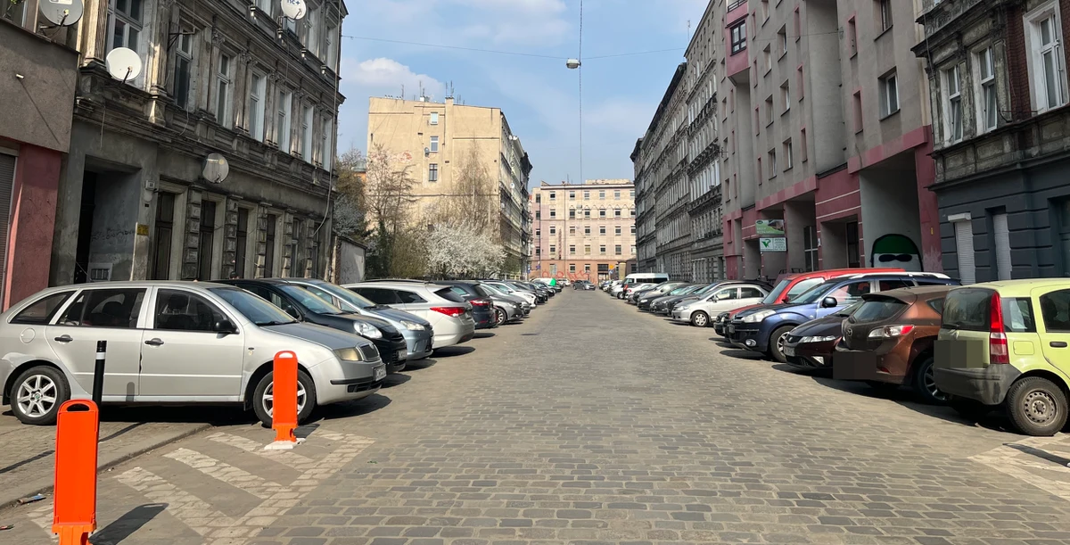 31-letni Grzegorz P., podejrzany o napaść seksualną na 14-letnią dziewczynkę we Wrocławiu, usłyszał w niedzielę prokuratorskie zarzuty. Mężczyzna miał dopuścić się takiego przestępstwa kolejny raz, przez co grozi mu jeszcze wyższa kara.