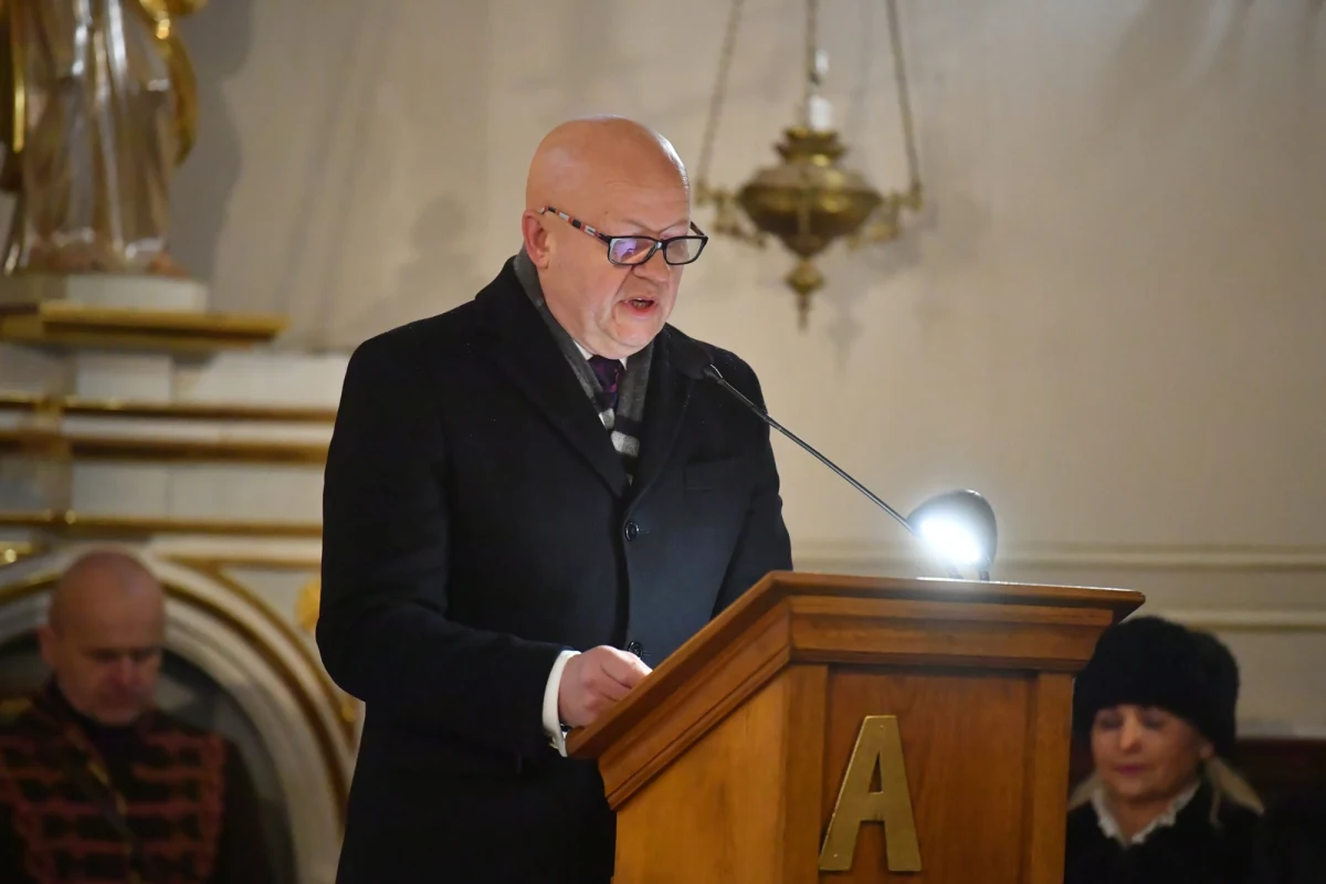 Łukasz Koperski wygrał przedterminowe wybory burmistrza Mszczonowa (woj. mazowieckie), które odbyły w niedzielę. To 63-letni przewodniczący rady miejskiej i lokalny przedsiębiorca z branży pogrzebowej.