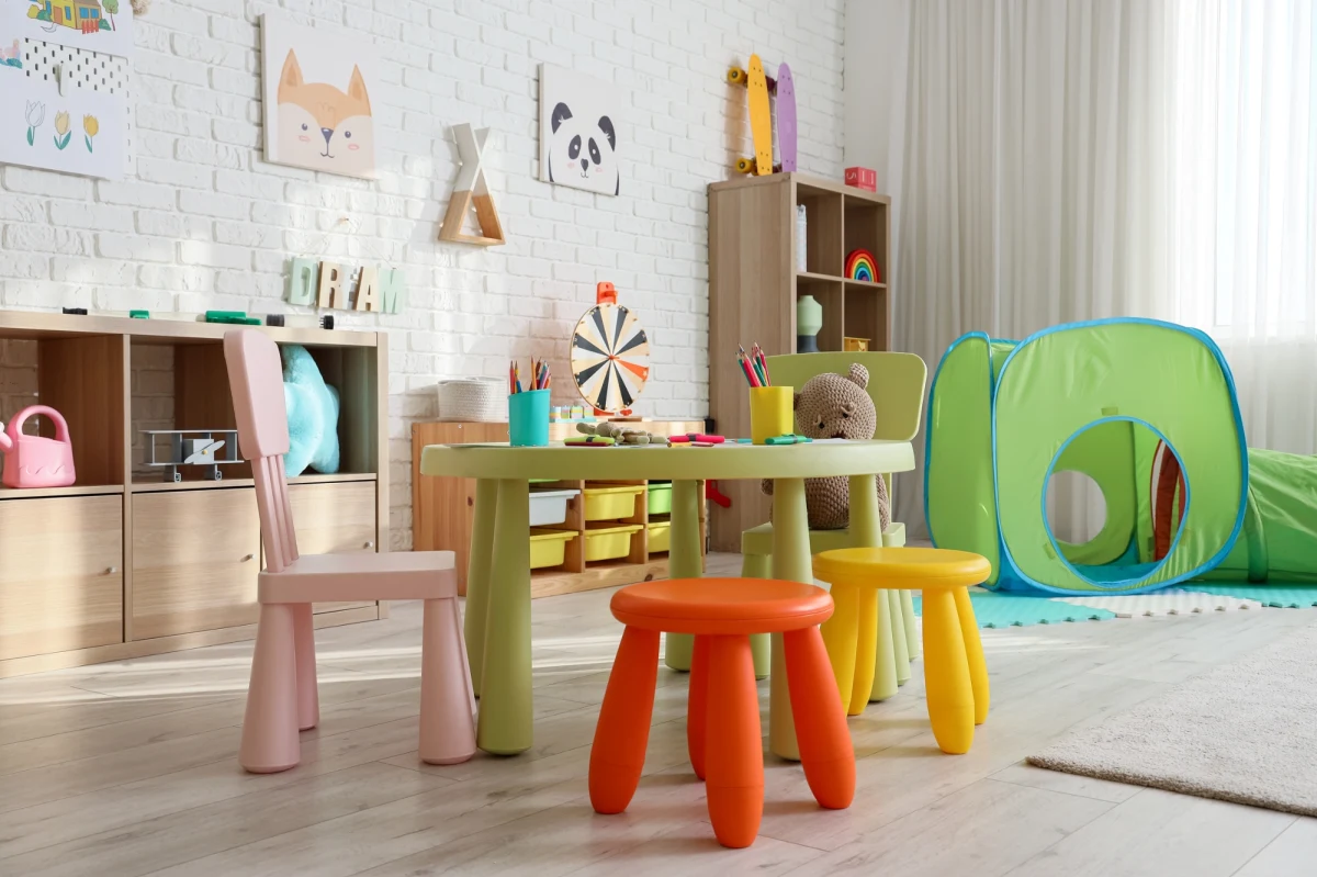 Zarzuty psychicznego i fizycznego znęcania nad 15 dzieci przedstawił prokurator opiekunce jednego z olsztyńskich żłobków w Warmińsko-Mazurskiem. Kobieta nie przyznała się do zarzutów. Została zwolniona z placówki. 