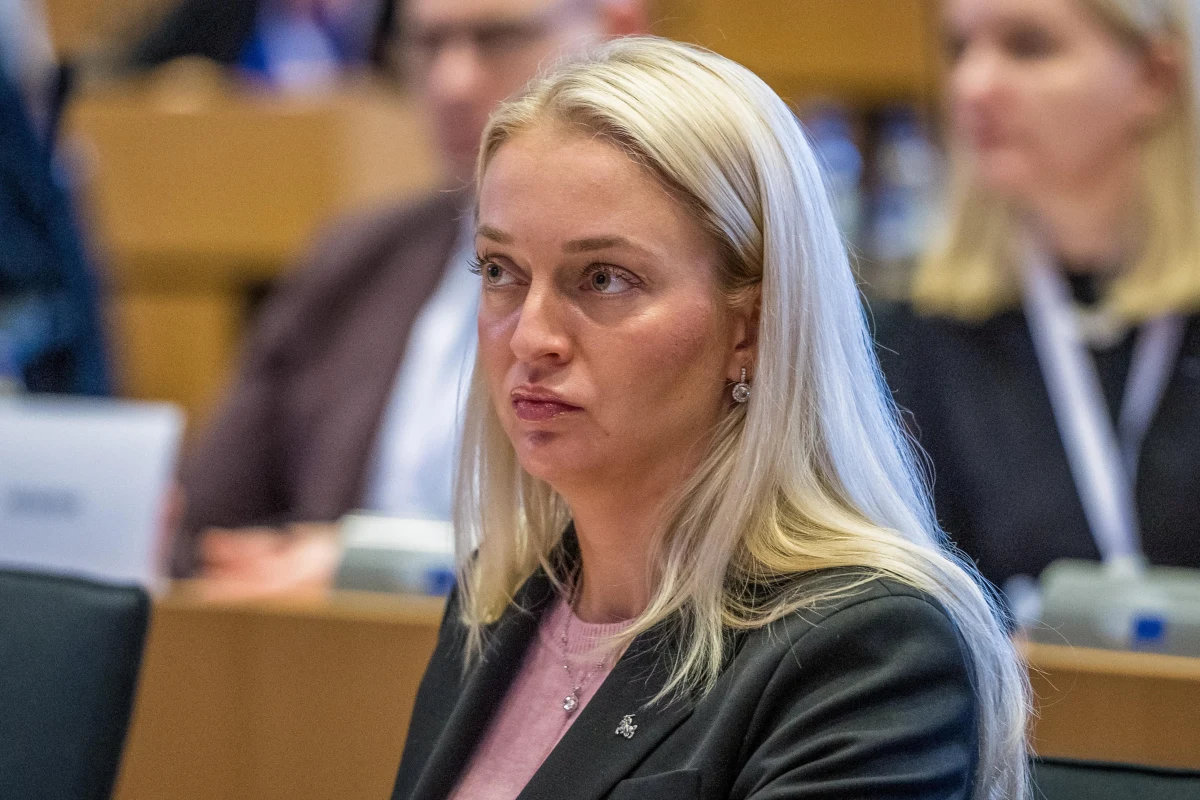 Anżalika Mielnikawa, jedna z liderek białoruskiej opozycji w Warszawie, już od prawie dwóch tygodni może być na Białorusi - dowiedział się reporter RMF FM Krzysztof Zasada. Białoruska Rada Koordynacyjna straciła z Mielnikawą kontakt w ubiegłym tygodniu i zgłosiła jej zaginięcie. 