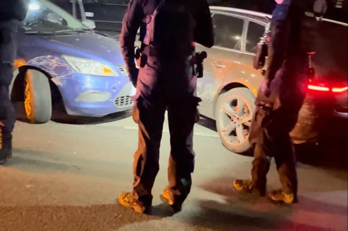 Pościgiem i uszkodzeniem samochodu skończyła się próba obywatelskiego zatrzymania kierowcy na ulicach Kołobrzegu (Zachodniopomorskie). Złapany kierowca miał aż 2,4 promila alkoholu. Udało się go ująć dzięki interwencji czujnych mieszkańców.