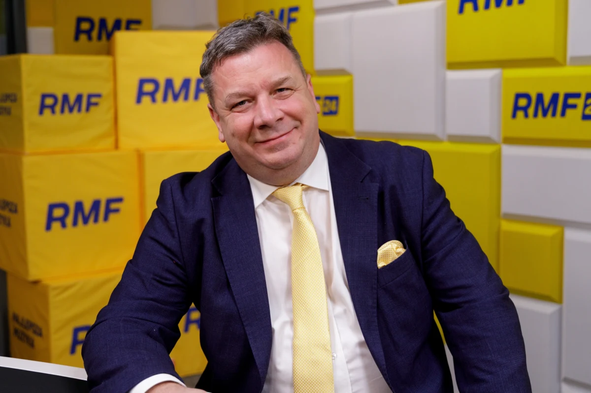 „Ziobro wygrał, a pseudokomisja się skompromitowała” - w ten sposób Michał Wójcik, wiceprezes Prawa i Sprawiedliwości, skomentował w Porannej rozmowie w RMF FM decyzję sądu, który nie zgodził się na aresztowanie byłego ministra sprawiedliwości Zbigniewa Ziobry. Gdy gospodarz rozmowy Tomasz Terlikowski zwrócił uwagę, że komisja ds. Pegasusa może ponownie wzywać szefa Suwerennej Polski, Wójcik odparł, że „Ziobro nie stawi się przed komisją, bo ma szacunek do prawa”.