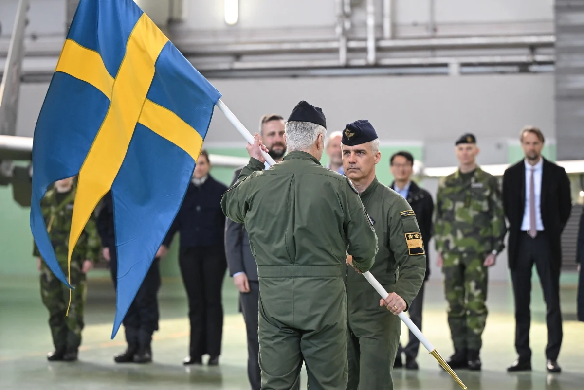 W 22. Bazie Lotnictwa Taktycznego w Malborku odbyła się inauguracja misji NATO Air Policing. Polega ona na patrolowaniu przestrzeni powietrznej Litwy, Łotwy i Estonii przy udziale wojsk szwedzkich i Wielkiej Brytanii.