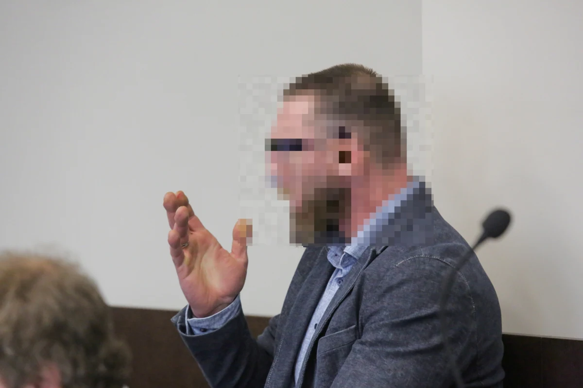 5 lat pozbawienia wolności i 10 lat zakazu prowadzenia pojazdów zażądał prokurator dla łódzkiego adwokata Pawła K. oskarżonego o spowodowanie wypadku, w którym zginęły dwie kobiety. Przed Sądem Rejonowym w Olsztynie zakończył się we wtorek proces prawnika. Ogłoszenie wyroku 11 kwietnia. "Oskarżony jest osobą uzależnioną od social mediów i to zachowanie po tym zdarzeniu powinno mieć znaczenie dla wymiaru kary lub środków karnych" - podkreślił prokurator.