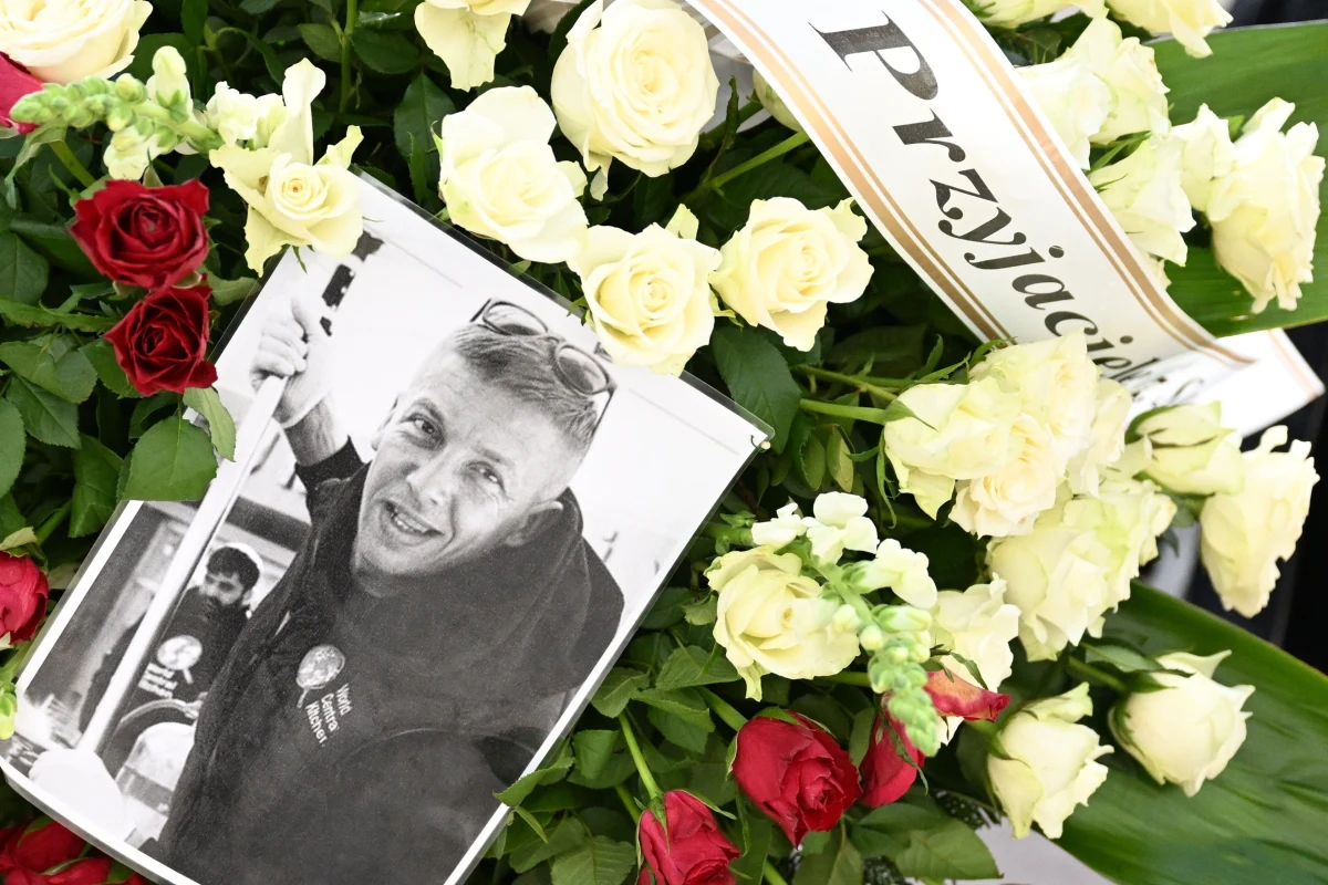 Śledztwo w sprawie śmierci Damiana Sobola, wolontariusza organizacji World Central Kitchen, który zginął w izraelskim ataku rakietowym w Gazie - przedłużone o sześć miesięcy - dowiedział się reporter RMF FM. Dziś mija rok od tej tragedii, w której zginęło w sumie siedmioro aktywistów. 