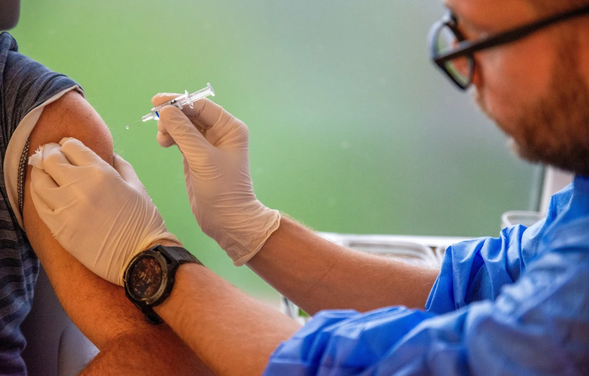 We wtorek rozpoczęła się kontrola kart szczepień. Rzecznik Głównego Inspektoratu Sanitarnego Marek Waszczewski podkreślił, że nie jest to kontrola ani dzieci, ani rodziców, ani przychodni. "Chcemy dokładnie sprawdzić, ilu mamy zaszczepionych i przeciwko którym chorobom" - wyjaśnił.