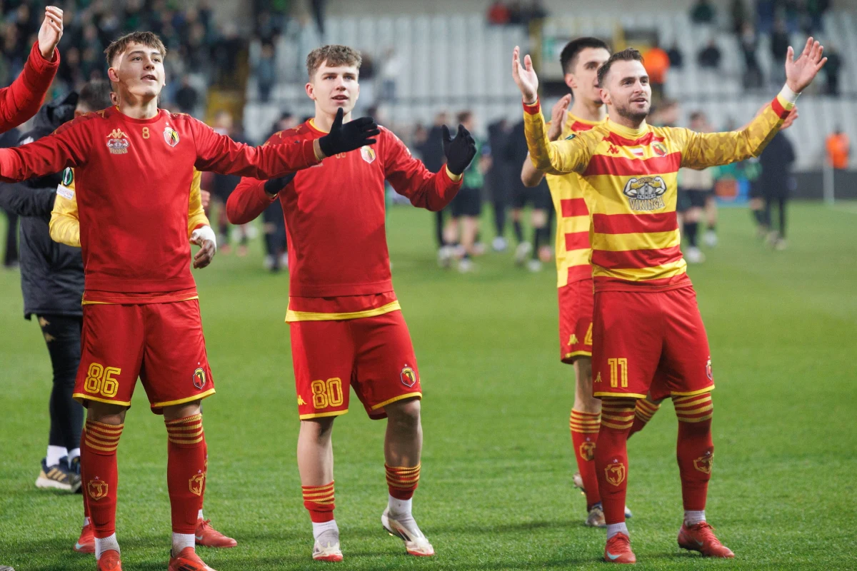 Pierwotnie drużyny z Białegostoku i Krakowa o to trofeum miały powalczyć w lipcu. W końcu po ponad ośmiu miesiącach doczekamy się meczu o Superpuchar Polski. Pojedynek zostanie rozegrany na PGE Narodowym. Dla Wisły to sentymentalny powrót do Warszawy, z kolei Jagiellonia liczy na to, że po raz pierwszy zdobędzie trofeum w stolicy.