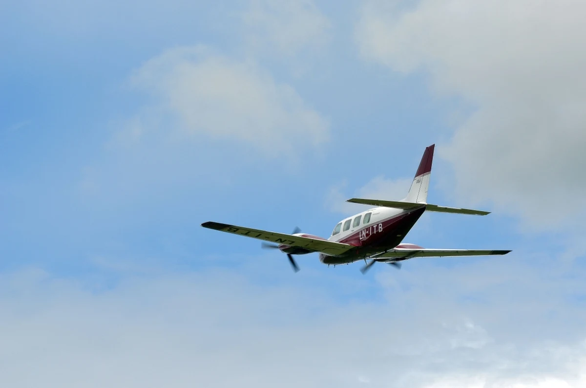 Akcja ratownicza u wybrzeży Norwegii. Do morza wpadła tam awionetka, na pokładzie której - według wstępnych informacji - mogły znajdować się cztery osoby. Dziennik VG ustalił, że lecieli nią tylko pilot i pasażer. Samolot nie został jeszcze odnaleziony.