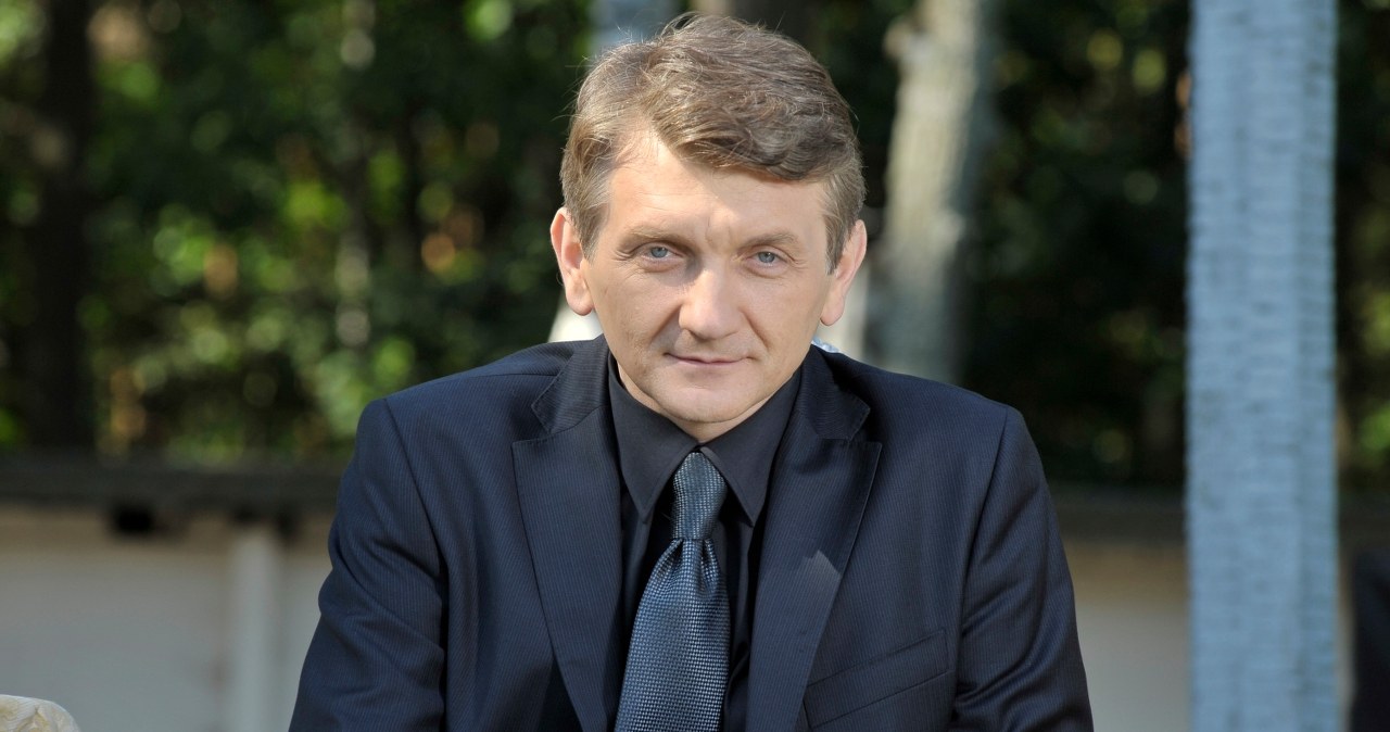 Ksiądz myślał o apostazji, a czarny charakter oddał życie Bogu. Co z obsadą "Plebanii”?