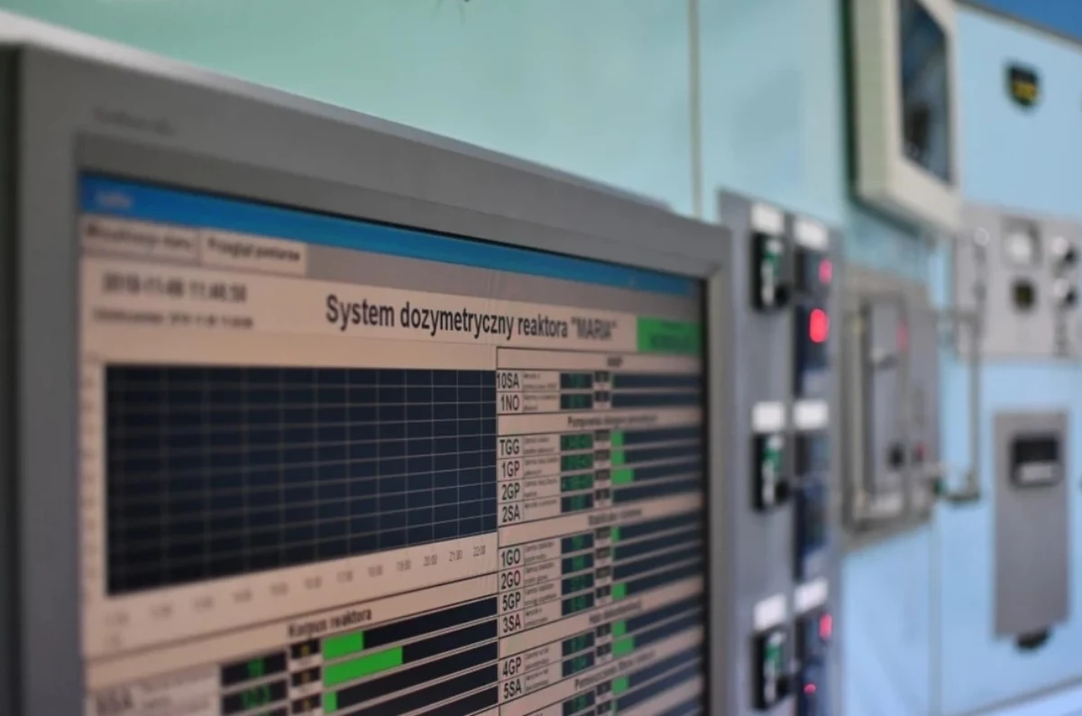 Reaktor badawczy MARIA, serce Narodowego Centrum Badań Jądrowych w Świerku, przeszedł w stan przerwy technicznej. To zaplanowany czas na modernizację i uzyskanie nowej licencji. Czy jednak reaktor zdąży wznowić działalność przed planowanym terminem 8 maja?