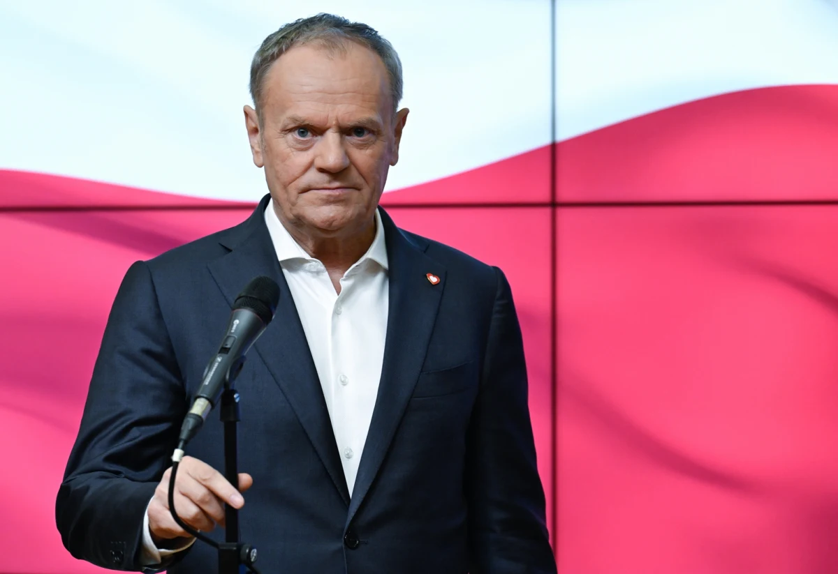 Donald Tusk poinformował, że system informatyczny Platformy Obywatelskiej stał się celem cyberataku. "Zaczęła się obca ingerencja w wybory. Służby wskazują na wschodni ślad" - dodał. "Sprawa jest poważna" - zaznaczył z kolei minister cyfryzacji Krzysztof Gawkowski.