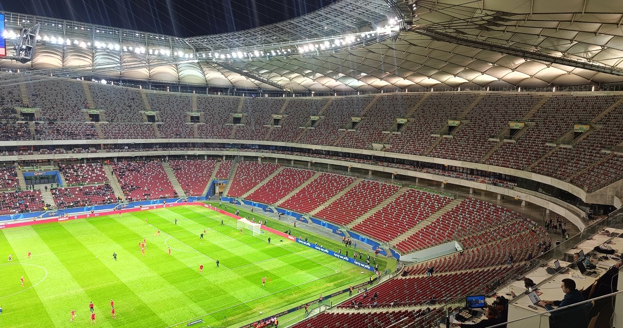 Wstyd na PGE Narodowym. Te obrazki obiegną internet