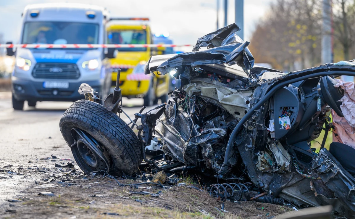 W 2024 roku na polskich drogach doszło do 21 519 wypadków. Choć liczba ta wzrosła w porównaniu z rokiem 2023 o 2,8 proc., to od kilku lat odnotowuje się stopniowy spadek liczby ofiar śmiertelnych. W ubiegłym roku w wypadkach drogowych zginęło 1896 osób – o trzy więcej niż w 2023 r., ale aż o 349 mniej niż w 2021 r.