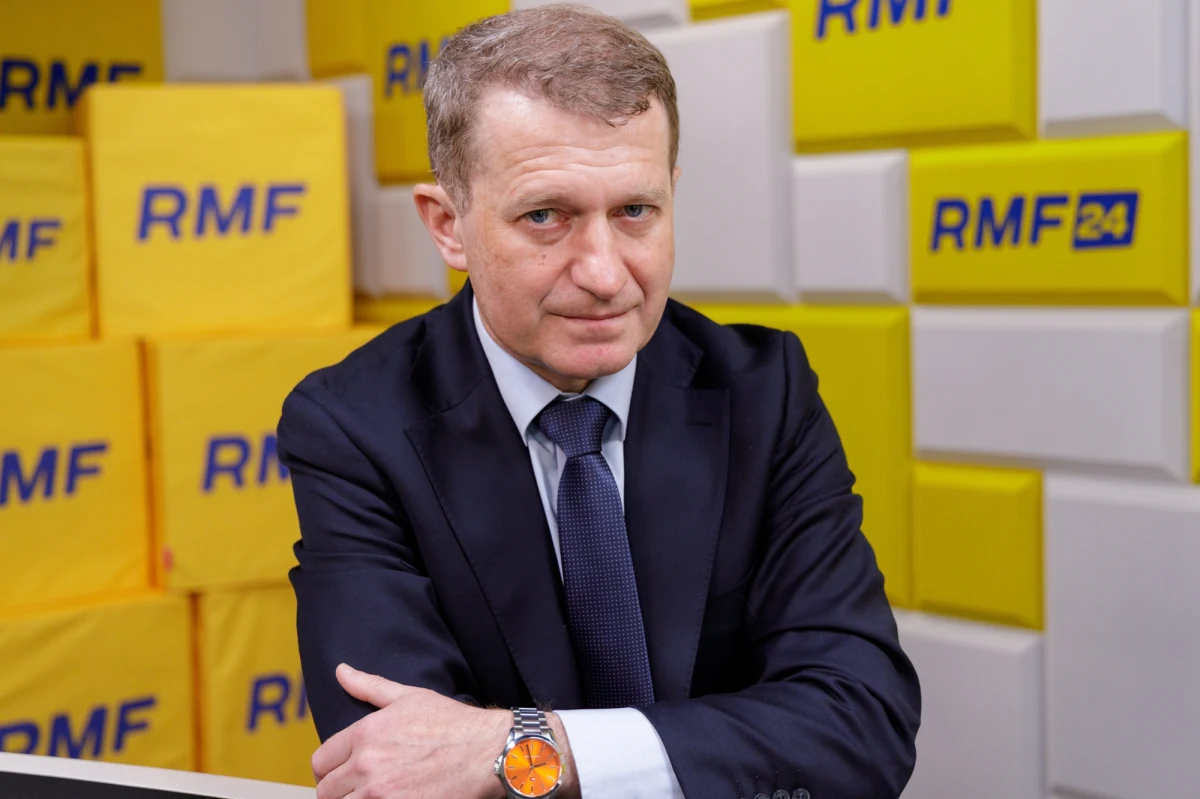 "Nieraz w życiu politycznym trzeba podejmować takie decyzje, które powodują, że idzie się tam, gdzie można zrobić więcej. Ja wiem, że mi też ten czas ucieka" – tak skomentował zmianę resortu Ireneusz Raś, obecny wiceminister sportu i turystyki, a przyszły wiceminister rozwoju i technologii w Porannej rozmowie w RMF FM. Polityk sądzi, że w nowym miejscu będzie miał większe możliwości. 