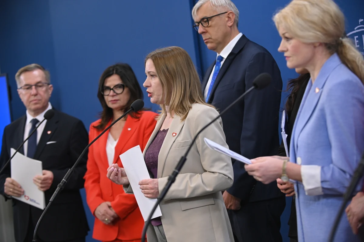 Środowa kłótnia w Sejmie będzie miała swoją kontynuację. Przeciwko sześciu posłom PiS, w tym Jarosławowi Kaczyńskiemu, ma zostać skierowane zawiadomienie do prokuratury w związku z tym, że krzyczeli "morderco" w stronę Romana Giertycha. Za zawiadomieniem stoją posłowie KO z Zespołu ds. Rozliczeń PiS.