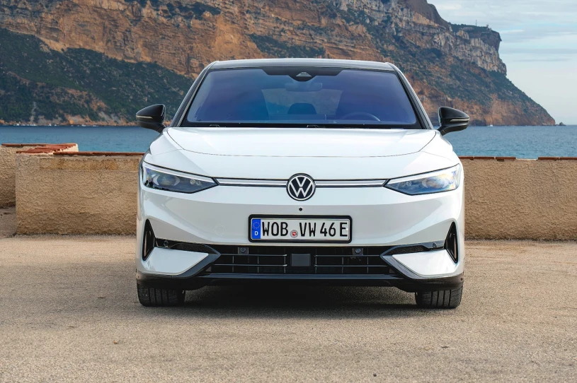 Pracownicy masowo opuszczają Volkswagena. Liczą na sowite odprawy