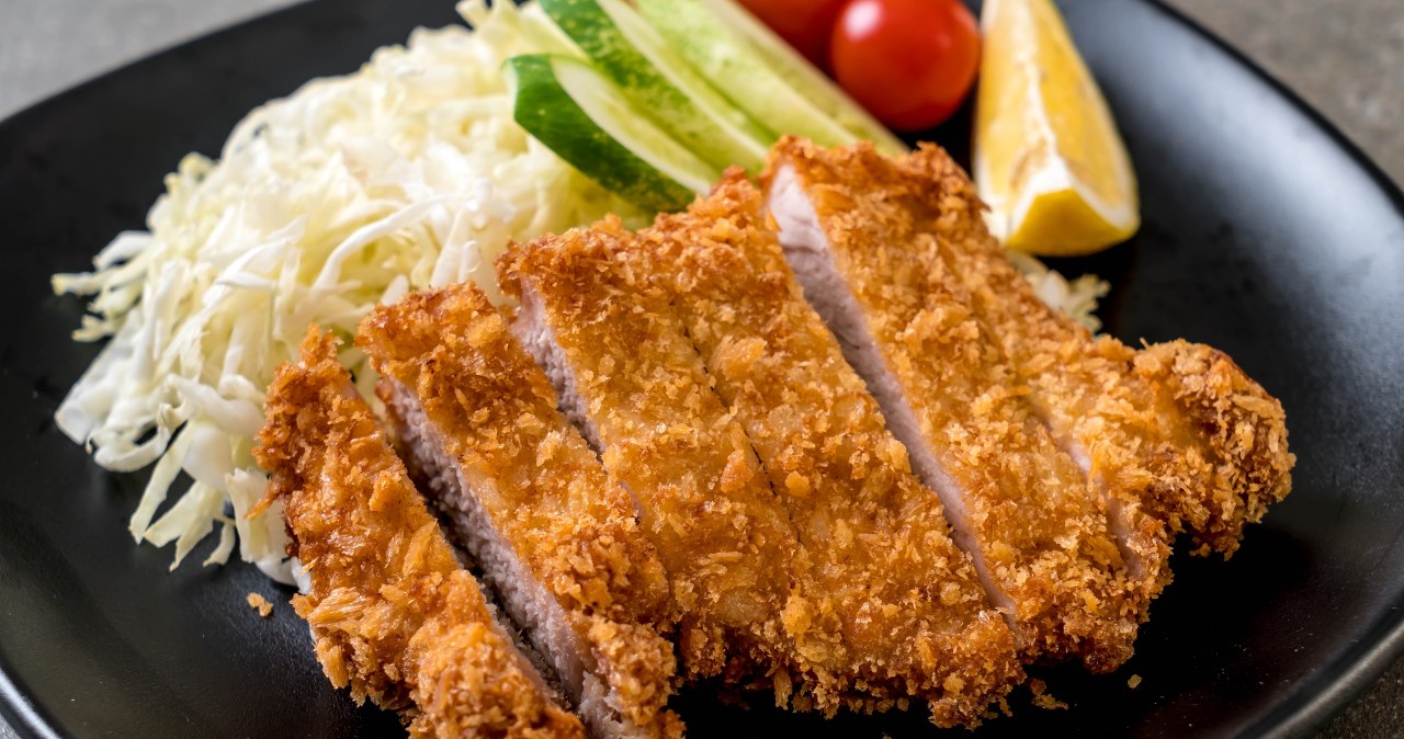 Jak zrobić chrupiącą panierkę do kotletów? Ten przepis to hit