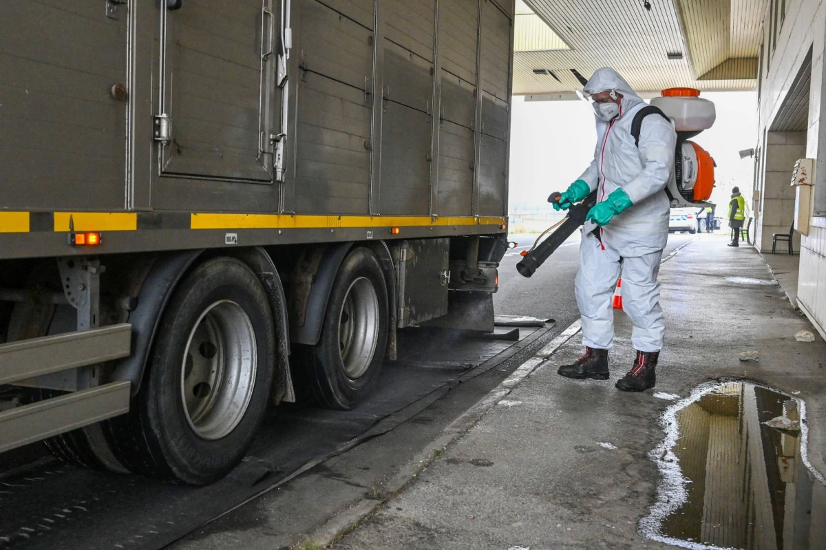 ​Już za dwa dni, tj. w sobotę, Austria zamknie 23 przejścia graniczne ze Słowacją i Węgrami. Rozporządzenie austriackiego MSW jest związane z zagrożeniem epidemią pryszczycy.