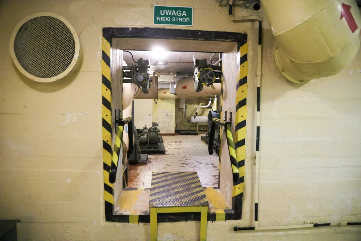 540 schronów i miejsc ukrycia znajduje się w województwie świętokrzyskim. Wynika to z danych przekazanych przez samorządy do Świętokrzyskiego Urzędu Wojewódzkiego. Najwięcej schronów jest w Kielcach, natomiast blisko 50 gmin poinformowało o braku obiektów ochronnych na swoim terenie.