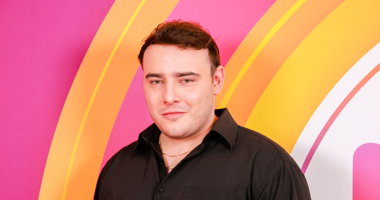 Krystian Ochman uczył się chodzić w szpilkach. "Spadłem ze schodów"