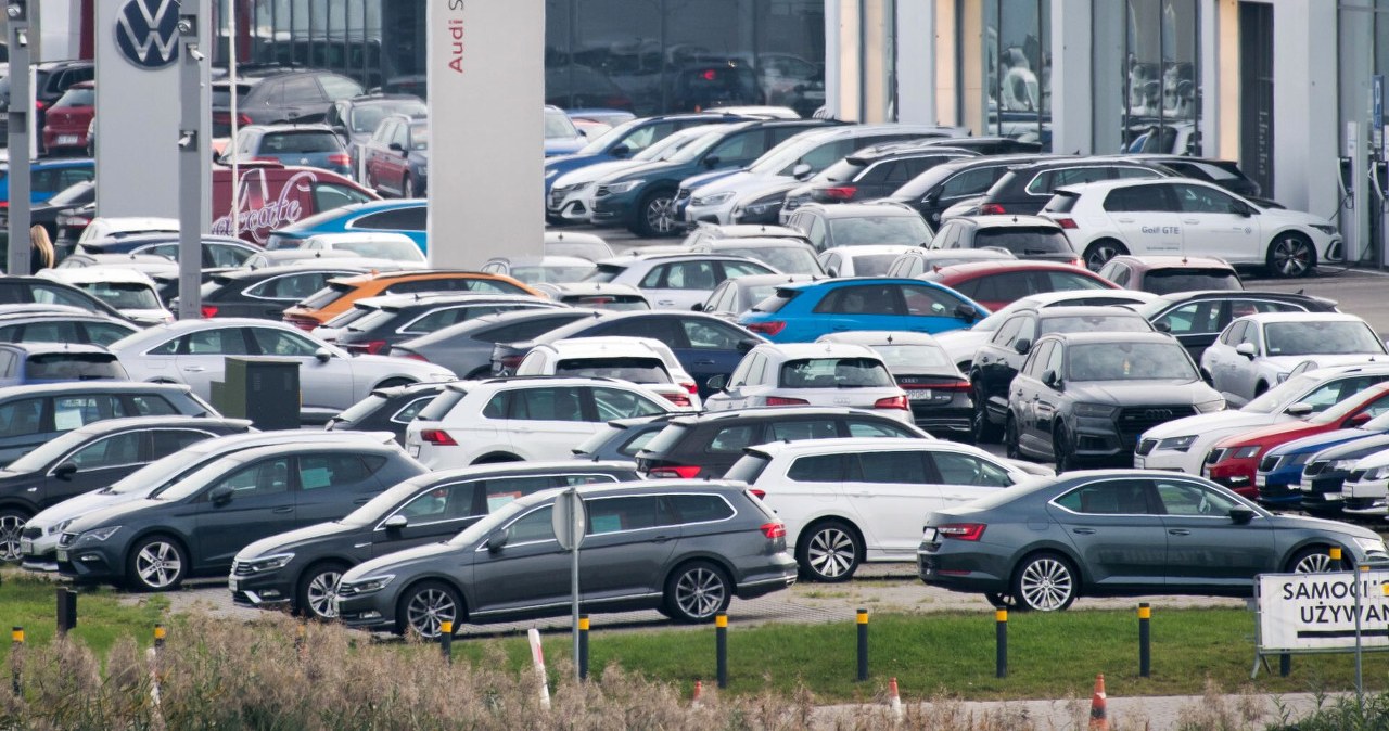 Aż 42 proc. Polaków planuje kupić samochód. Elektryki wciąż na marginesie