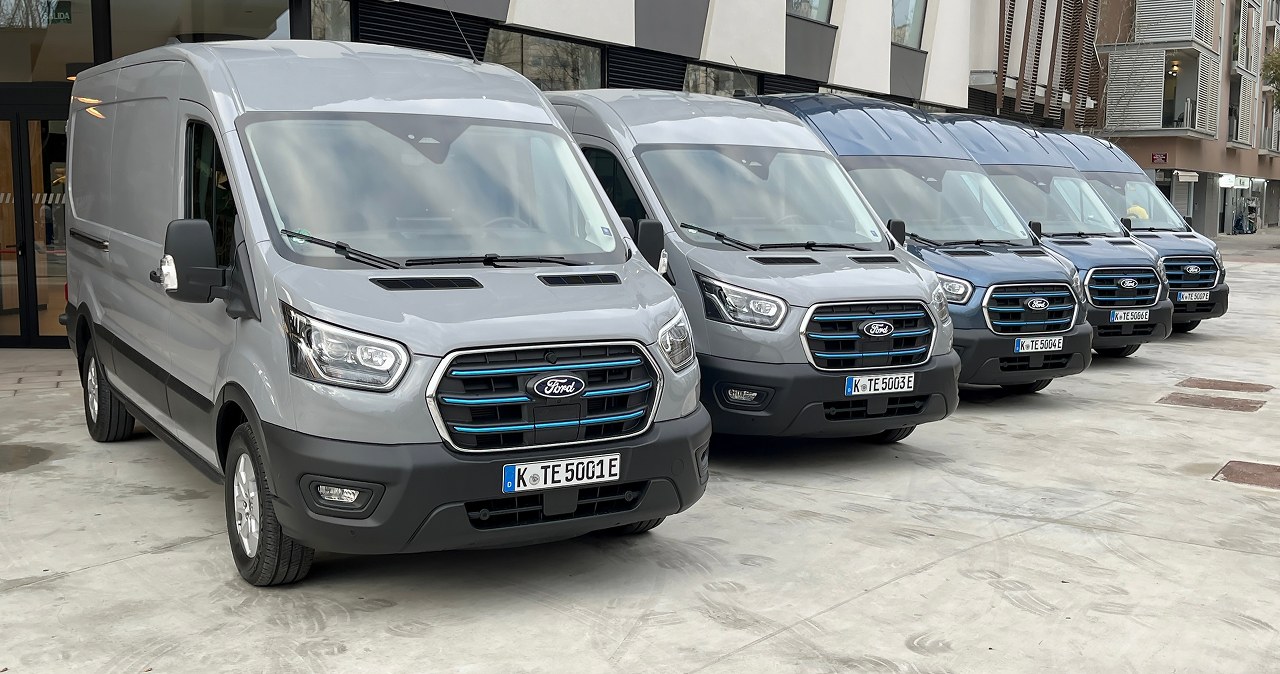 Na prawo jazdy kat. B pojedziesz autem o DMC do 5 ton. Skorzysta tylko jedna grupa kierowców wiadomości,aktualności,Interia Na prawo jazdy kat. B pojedziesz autem o DMC do 5 ton. Skorzysta tylko jedna grupa kierowców
