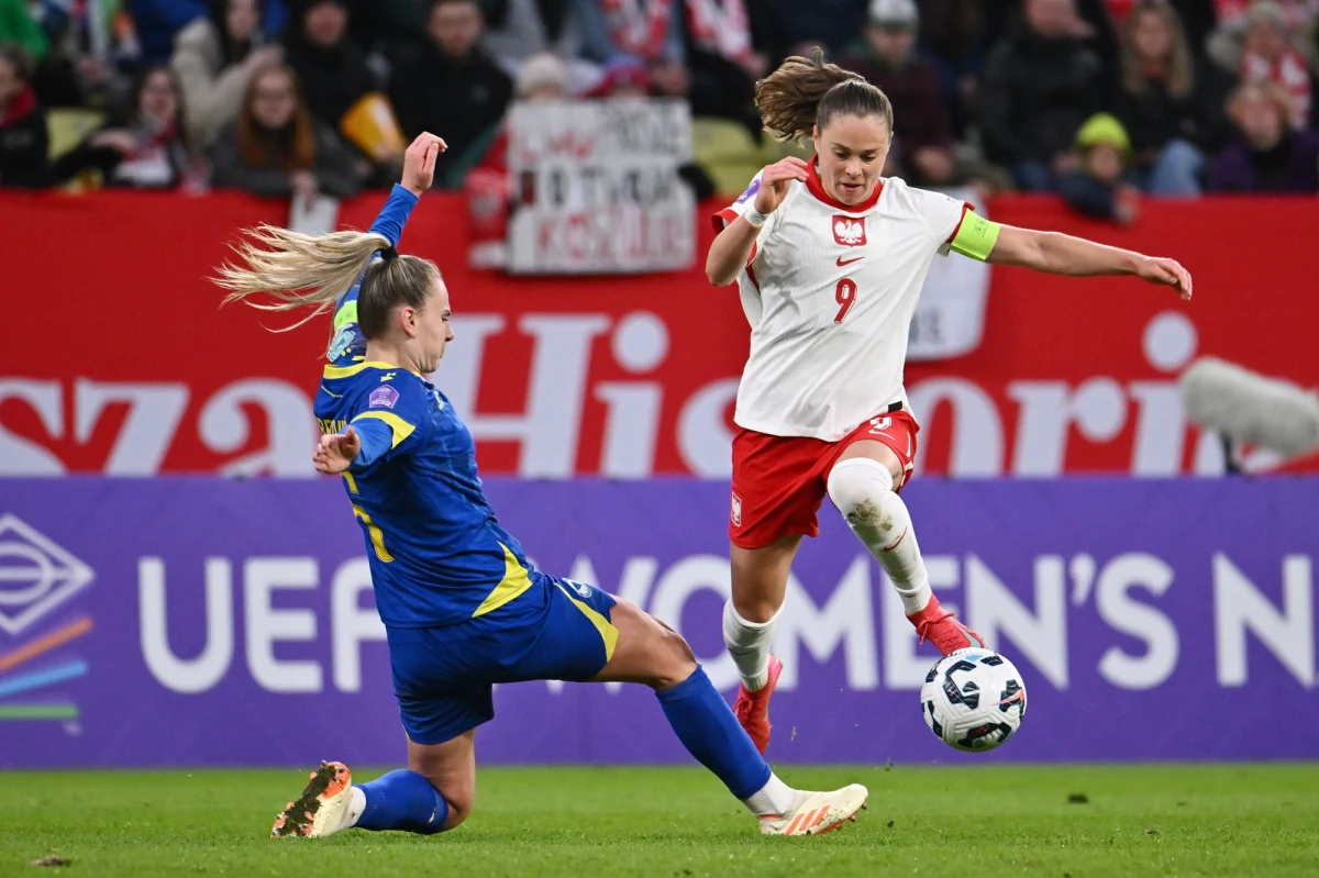 Polskie piłkarki nożne zapisały kolejne zwycięstwo na swoim koncie - już siódme z rzędu. Nasza kadra wygrała wczoraj w Gdańsku z Bośnią i Hercegowiną 5:1 (1:1) w meczu dywizji B Ligi Narodów. Dwa razy do bramki rywalek trafiała Ewa Pajor. Na listę strzelców wpisały się też Adriana Achcińska, Klaudia Słowińska i Martyna Wiankowska. "Druga połowa wyglądała zdecydowanie lepiej. Podkręciłyśmy tempo i to było kluczowe" - stwierdziła po spotkaniu Ewa Pajor. 
