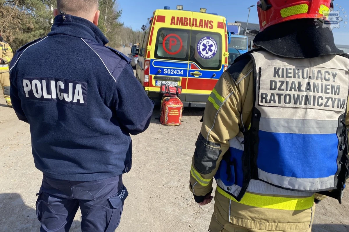 Wypadek podczas wycinki drzew w Miasteczku Śląskim (woj. śląskie). 14-latek został przygnieciony przez konar drzewa. Do szpitala w ciężkim stanie przetransportowano go śmigłowcem Lotniczego Pogotowia Ratunkowego. 