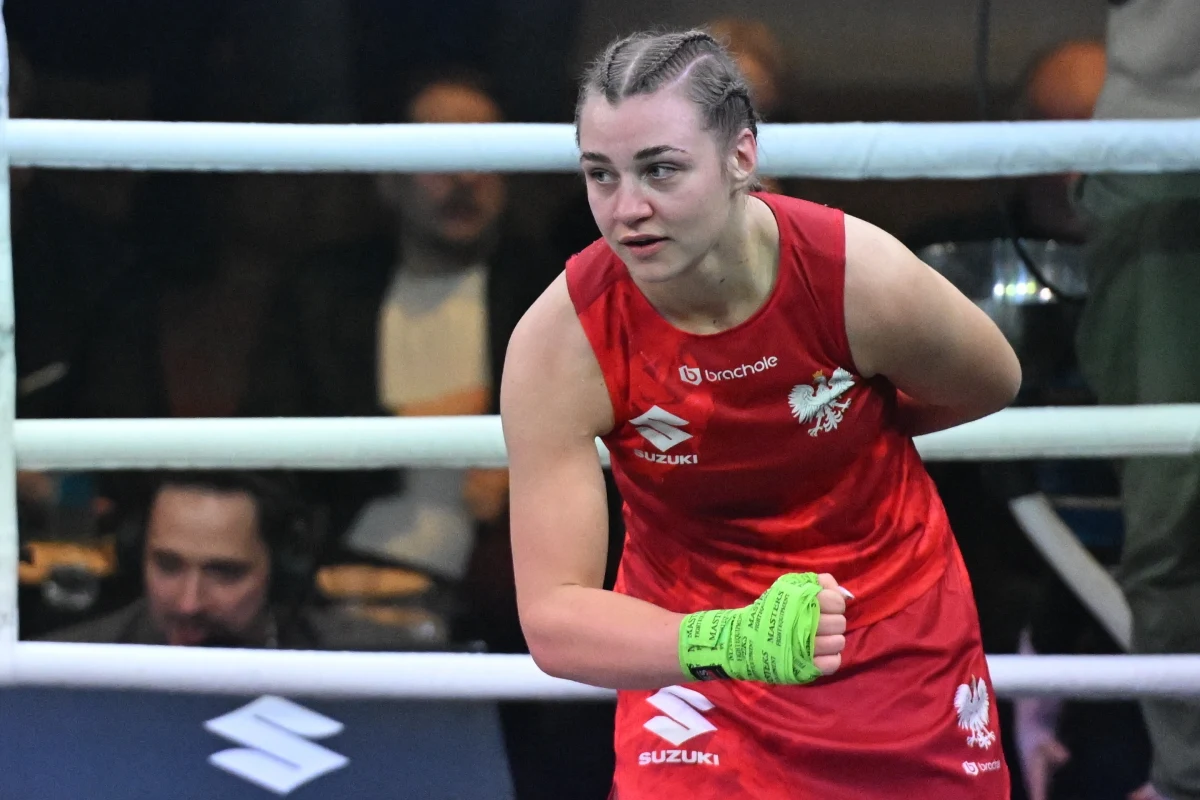 Julia Szeremeta przegrała 2:3 (29-28, 30-27, 28-29, 27-30, 27-30) walkę z Brazylijką Jucielen Romeu w finale turnieju Pucharu Świata w boksie w brazylijskim Foz do Iguacu. Trzech sędziów punktowych dało wygraną Brazylijce, a dwóch wicemistrzyni olimpijskiej z Paryża.