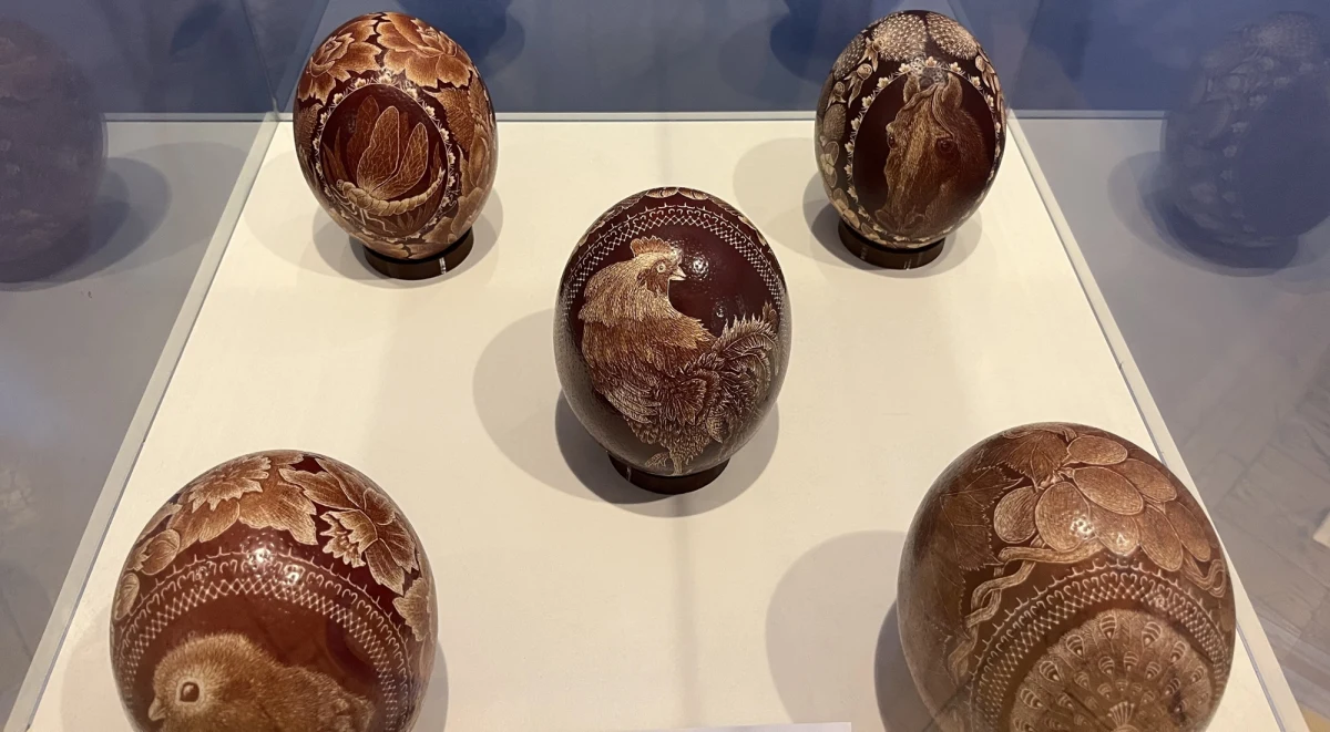 Najpiękniejsze kroszonki można już podziwiać na corocznej wystawie w Muzeum Górnośląskim w Bytomiu. Poprzedził ją zorganizowany już po raz 35. konkurs dla kroszonkarzy, którzy wykonali ponad 230 zdobionych jajek. To małe dzieła sztuki.