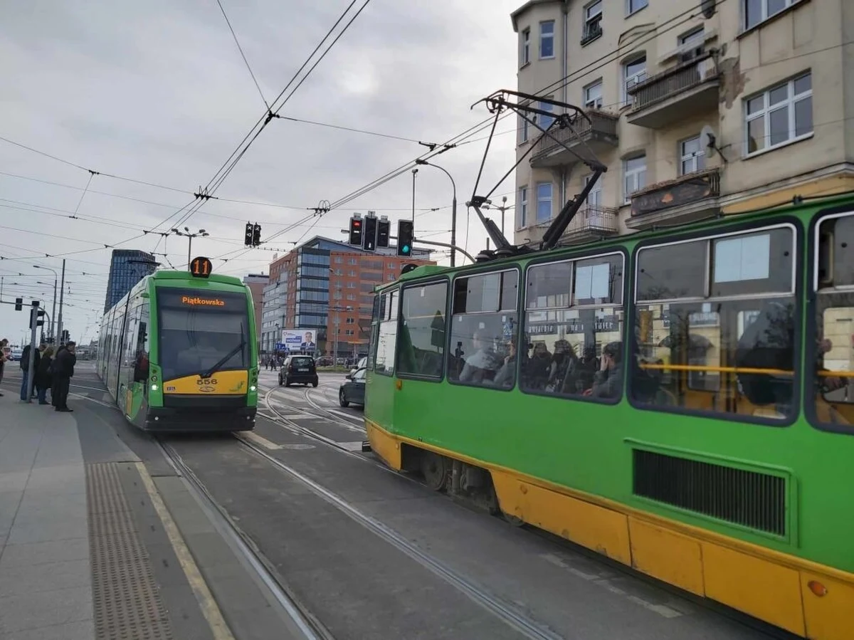 Od poniedziałku (7 kwietnia) w związku z zakończeniem prac remontowych, znów będzie można korzystać z tramwajów na trasie piątkowskiej w Poznaniu. Na swoje stałe trasy wrócą linie nr 9 i 11. Zlikwidowana zostanie natomiast autobusowa linia zastępcza T9. 