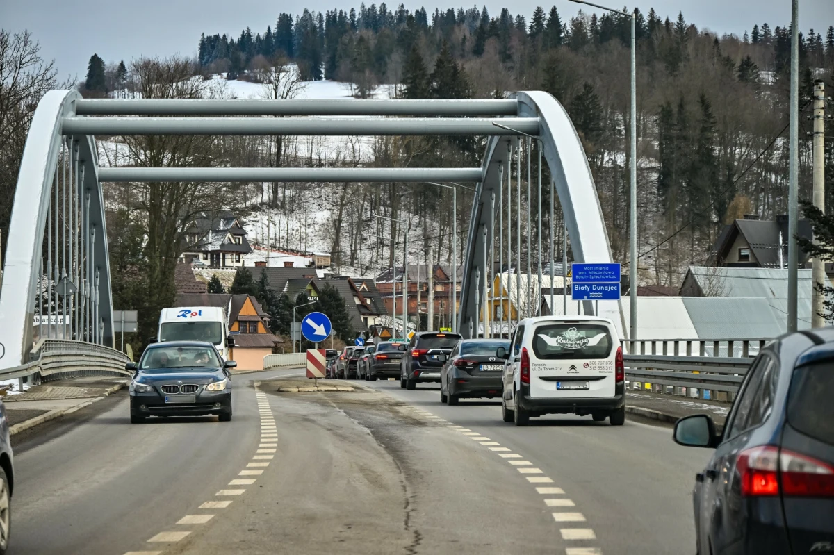 Rusza remont ważnej drogi łączącej Zakopane i Kościelisko (woj. małopolskie). W poniedziałek 7 kwietnia rozpoczną się prace przy moście w ciągu ul. Powstańców Śląskich w Zakopanem. Utrudnienia potrwają ok. czterech, pięciu miesięcy. W tym czasie most będzie całkowicie wyłączony z ruchu.