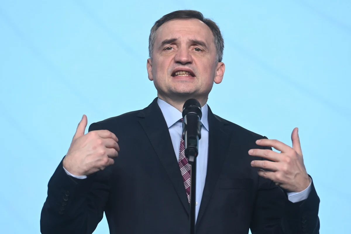 Nie będzie zażalenia komisji śledczej na postanowienie sądu okręgowego, który przed tygodniem odrzucił jej wniosek o aresztowanie Zbigniewa Ziobry. Nieoficjalnie ustalenia dziennikarza RMF FM Tomasza Skorego potwierdziła przewodnicząca komisji Magdalena Sroka. 