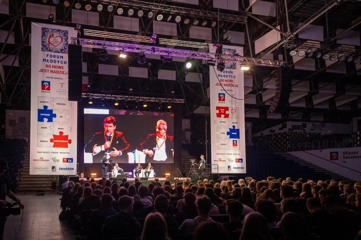 Ponad 4000 uczniów i 200 nauczycieli będzie uczestniczyć w piątej edycji Forum Młodych "BO NOWE JEST NADZIEJĄ" w hali "Immobile-Łuczniczka" w Bydgoszczy. Podczas tego wyjątkowego spotkania młodzież pozna tajniki jednego z najbardziej życiodajnych aktów - donacji i transplantacji narządów. To forum, które może zmienić nie tylko świadomość młodych ludzi, ale i przyszłość wielu oczekujących na przeszczep.