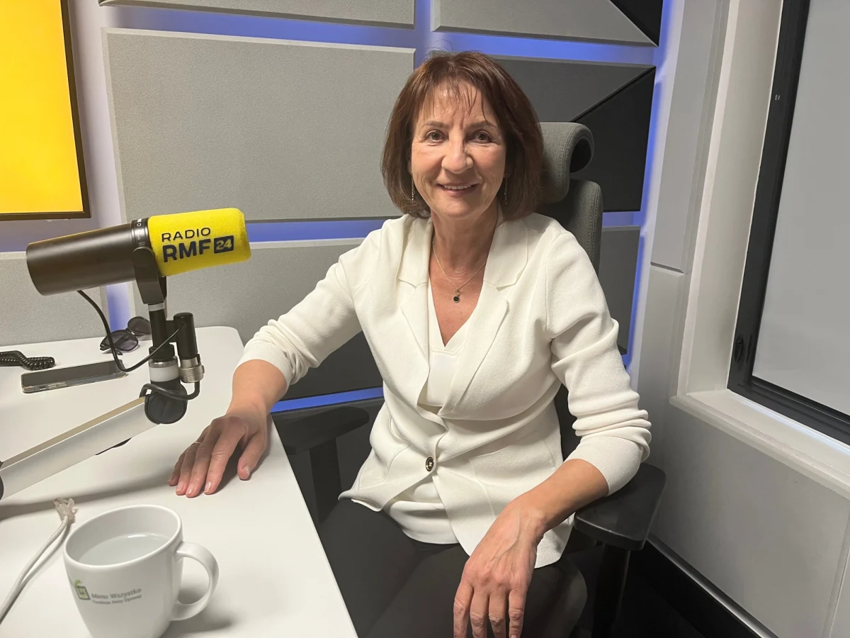 "Nieleczona alergia może przenieść się na dolne partie układu oddechowego, a więc nie tylko na nos, ale również na oskrzela. Mogą wystąpić także objawy astmy sezonowej" - mówi prof. Ewa Czarnobilska, kierownik Zakładu Alergologii Klinicznej i Środowiskowej Collegium Medicum Uniwersytetu Jagiellońskiego w ramach Wykładu otwartego w internetowym Radiu RMF24. Jak informuje ekspertka, w kwietniu przypada okres pylenia brzozy, natomiast maj i czerwiec to nasilenie objawów u pacjentów uczulonych na trawy.