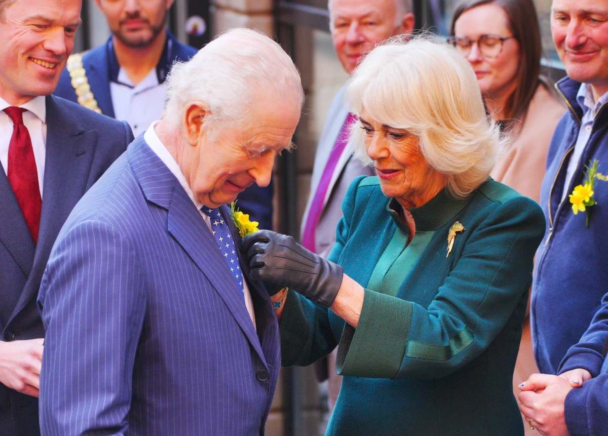 To będzie wyjątkowa wizyta brytyjskiej pary królewskiej we Włoszech. Król Karol III wraz z królową Kamilą odwiedzą Rzym i Rawennę, celebrując jednocześnie 20. rocznicę swojego ślubu. 