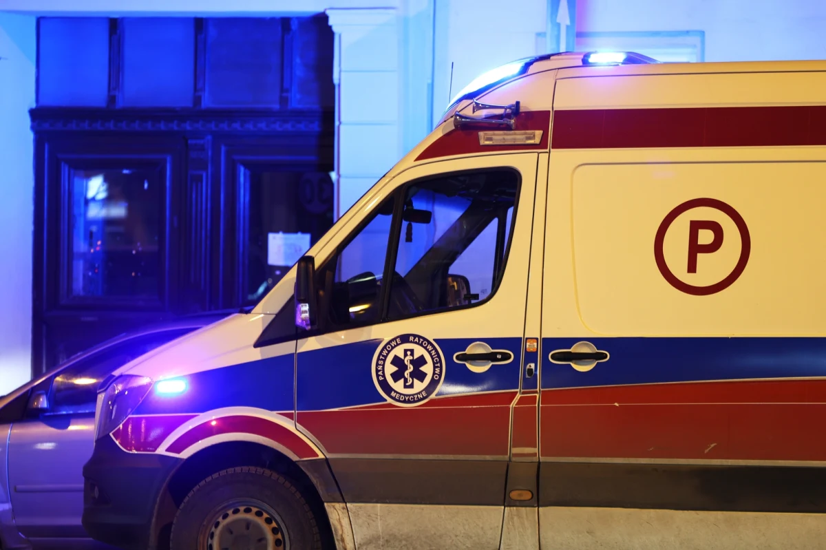 Zatrucie organizmu, a w konsekwencji niewydolność serca i zatrzymanie krążenia było przyczyną śmierci 16-letniego podopiecznego ośrodka wychowawczego w Laskowcu k. Ostrołęki (woj. mazowieckie). Chłopak zmarł w szpitalu po tym, jak połknął woreczki z mefedronem. Chciał je przemycić do placówki wychowawczej.