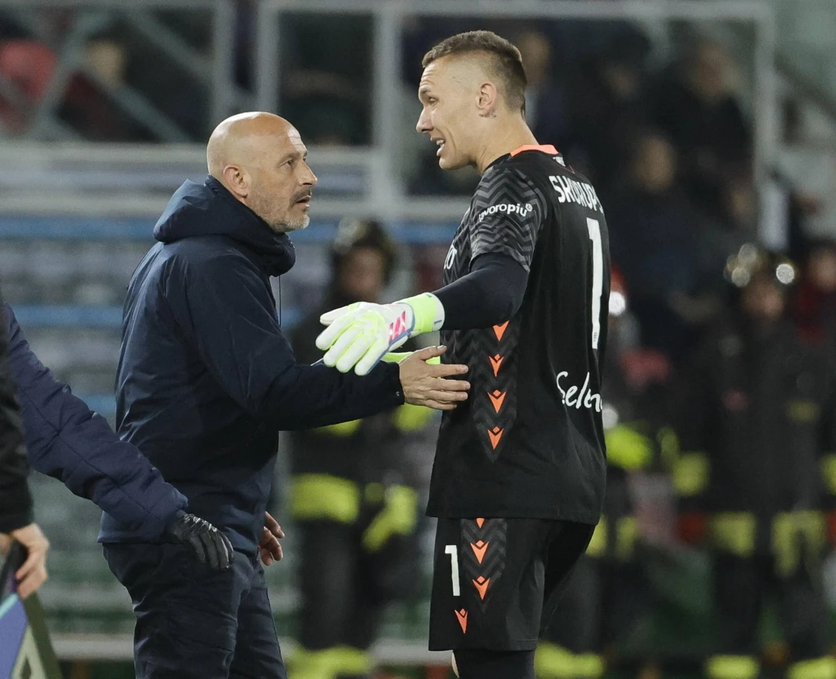 Bramkarz piłkarskiej reprezentacji Polski Łukasz Skorupski odniósł kontuzję i musiał opuścić boisko w pierwszej połowie meczu włoskiej ekstraklasy, w którym jego Bologna zremisowała u siebie z Napoli 1:1. Zastąpił go Federico Ravaglia.