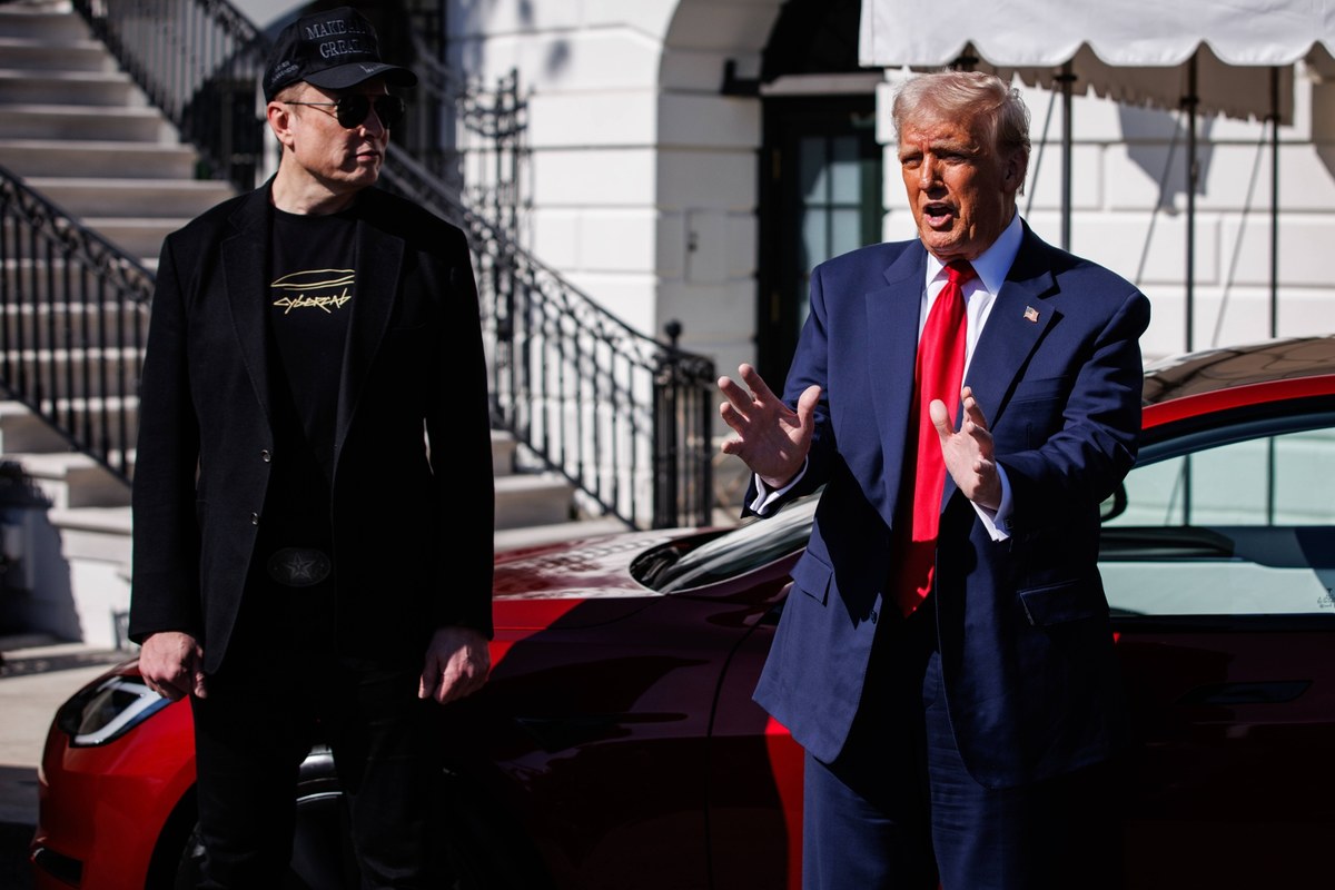 O wycofanie się z ceł nałożonych na niemal wszystkie państwa świata miał zaapelować osobiście Elon Musk do Donalda Trumpa - powiadomił dziennik "Washington Post". Ma to być najpoważniejsza jak dotąd różnica zdań między prezydentem USA a miliarderem.