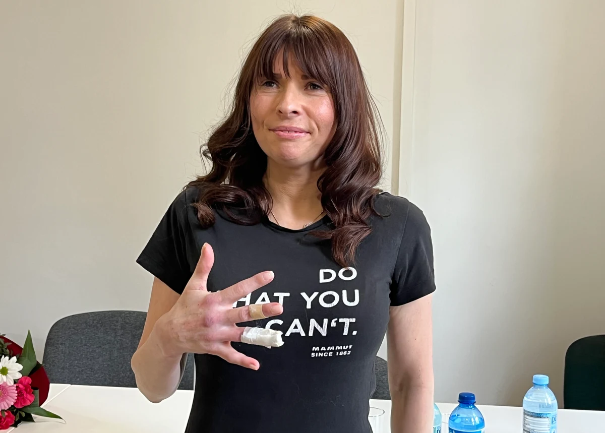 Specjaliści ze Szpitala Miejskiego w Gliwicach (woj. śląskie) przywracają zdrowie i nadzieję osobom, które w wyniku urazów i wypadków straciły np. palec. Placówka pełni od niedawna ogólnopolskie dyżury replantacyjne, w ramach których zabiegi w Gliwicach przeszło już sześcioro pacjentów z różnych części Polski. Jedną z nich jest pani Lidia z Krakowa.