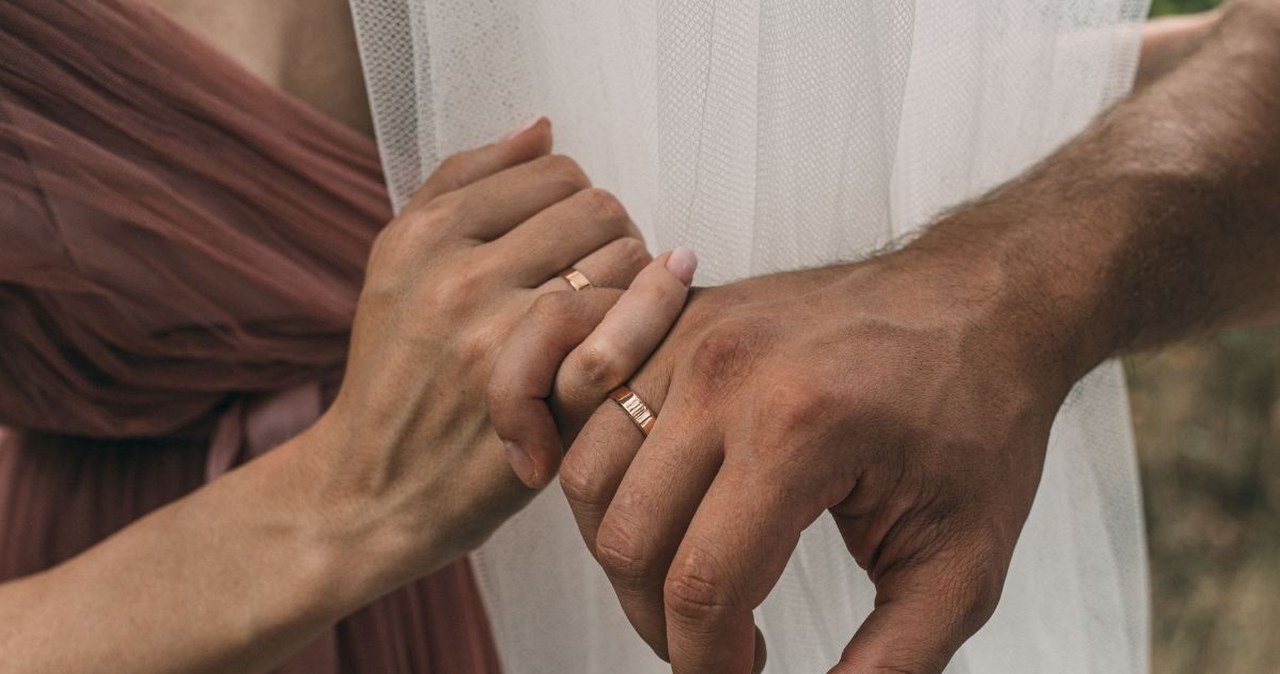 Małżeństwo może wpływać na zdrowie. Zaskakujące wyniki badań naukowców
