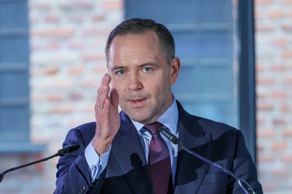 Debata telewizyjna Trzaskowski - Nawrocki w Końskich? Na razie debata nt. debaty toczy się między kandydatami na prezydenta na platformie X. Popierany przez PiS Karol Nawrocki pozytywnie odniósł się do propozycji piątkowej debaty z kandydatem KO Rafałem Trzaskowskim. "Idę po Ciebie, do zobaczenia w Końskich" - napisał Nawrocki. Postawił jednak warunek.