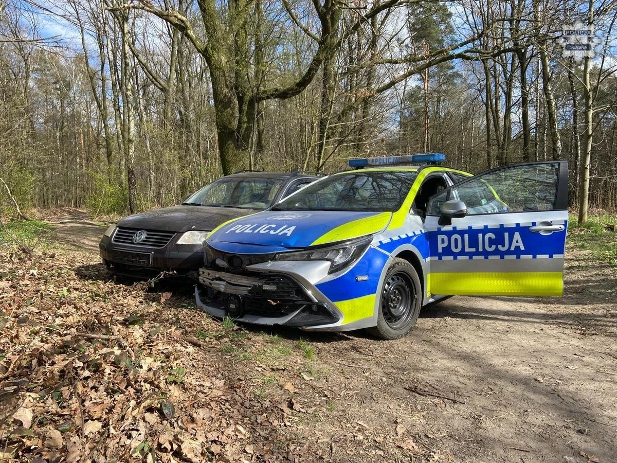 Dramatyczne okoliczności zatrzymania pijanego kierowcy w Gliwicach ( Śląskie). Mężczyzna próbował potrącić policjantów i zepchnąć radiowóz z drogi. Mundurowi podczas pościgu musieli użyć broni - poinformowała Komenda Wojewódzka Policji w Katowicach. 